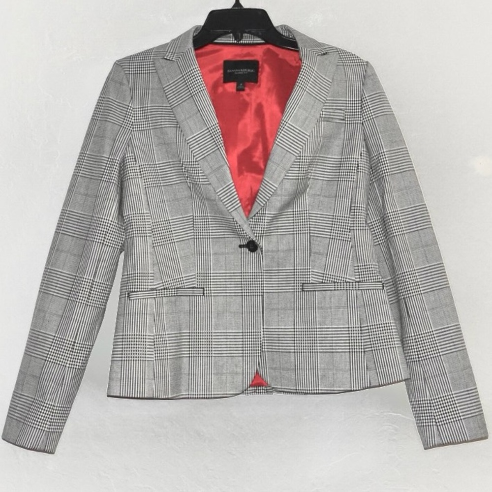 Banana Republic Classic Fit Plaid Blazer –Size 4, Black & White Check Red Lining